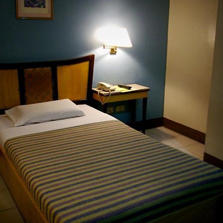Cebu Business Hotel Exterior photo