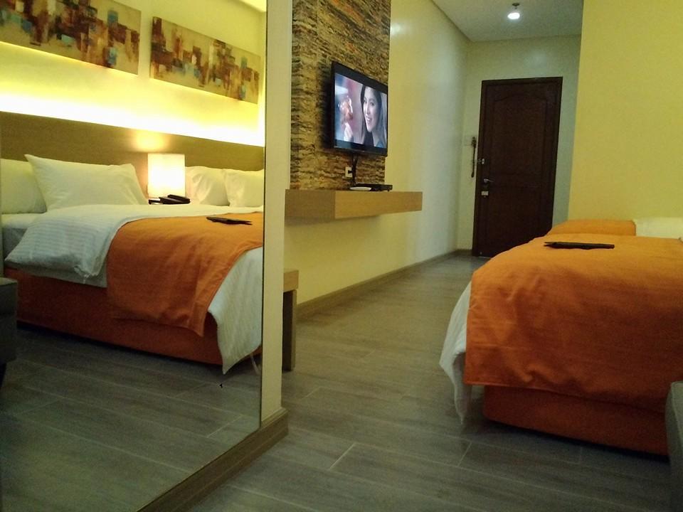 Cebu Business Hotel Exterior photo